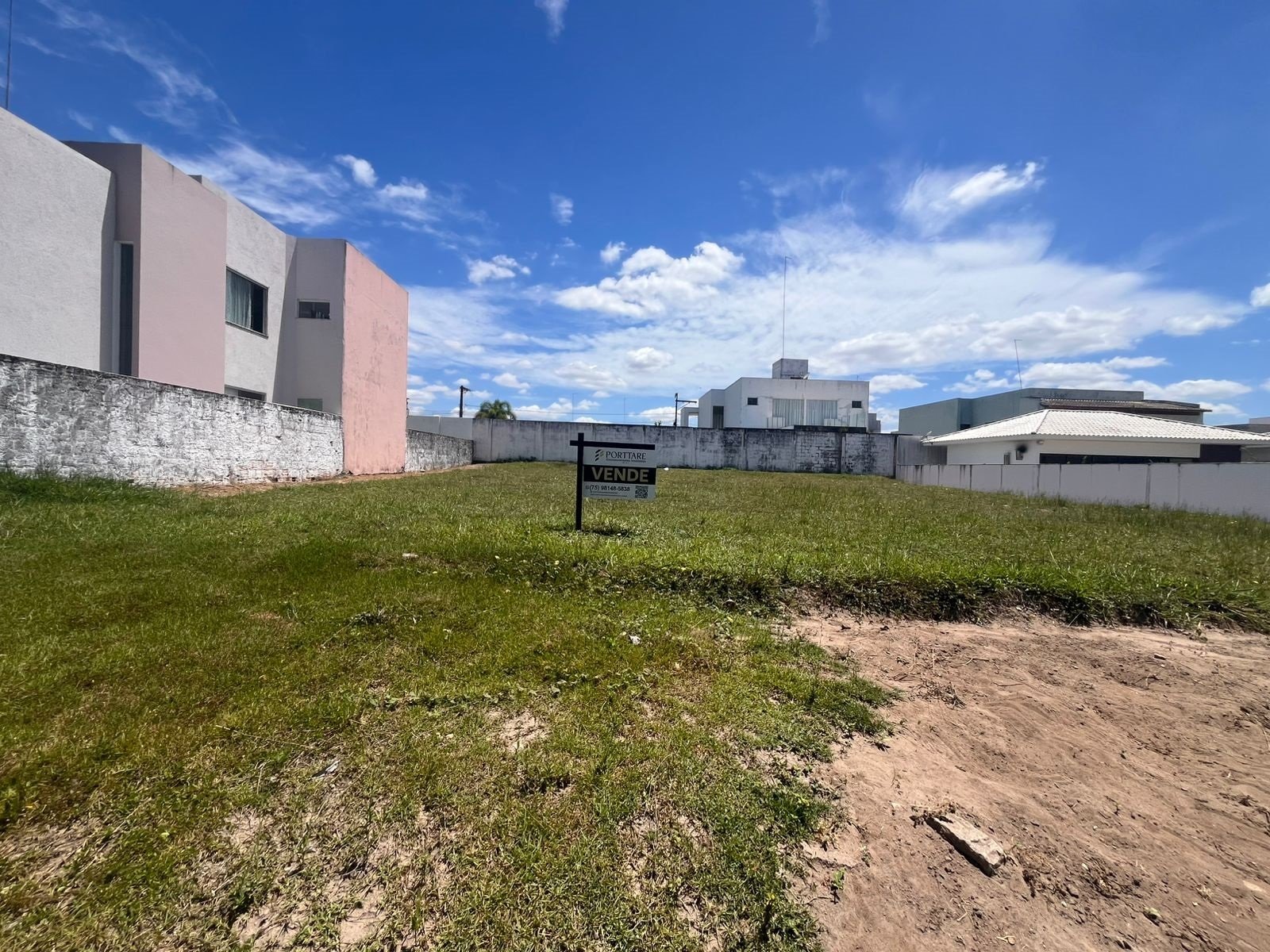TERRENO À VENDA NO COND. VILA FRANCESA - MARIA PRETA